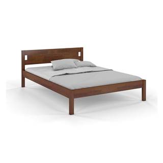 Tmavo hnedá dvojlôžková posteľ z borovicového dreva 140x200 cm Laxbaken - Skandica