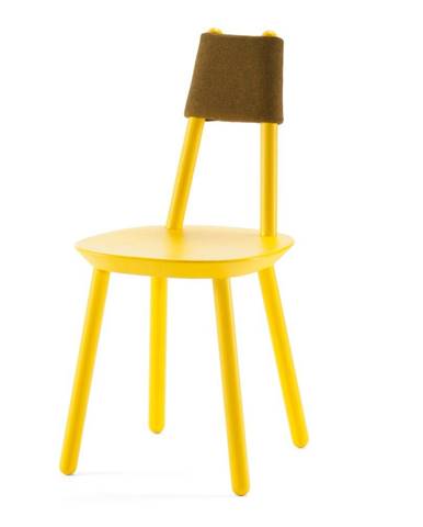 Žltá stolička z masívu EMKO Naïve