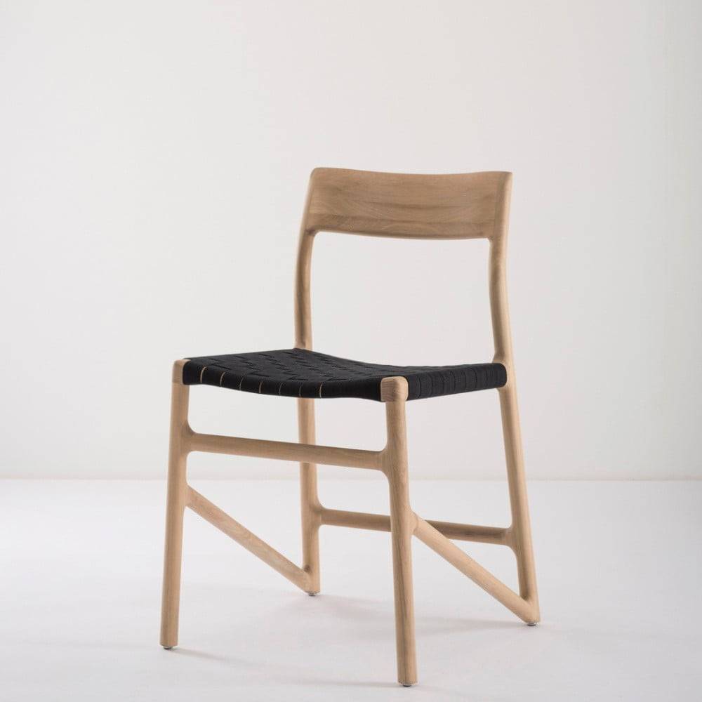 Gazzda Jedálenská stolička z masívneho dubového dreva s čiernym sedadlom  Fawn, značky Gazzda