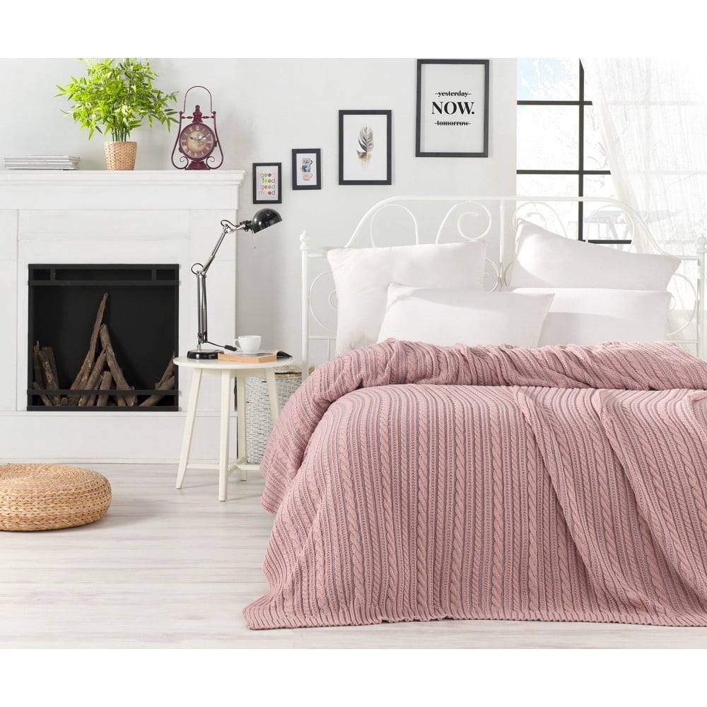 Homemania Púdrovoružový pléd cez posteľ s prímesou bavlny  Decor Camila, 220 x 240 cm, značky Homemania